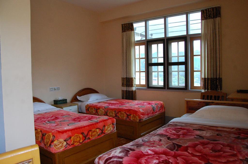 Dormitory @ Golden Kalaw Hotel Екстер'єр фото