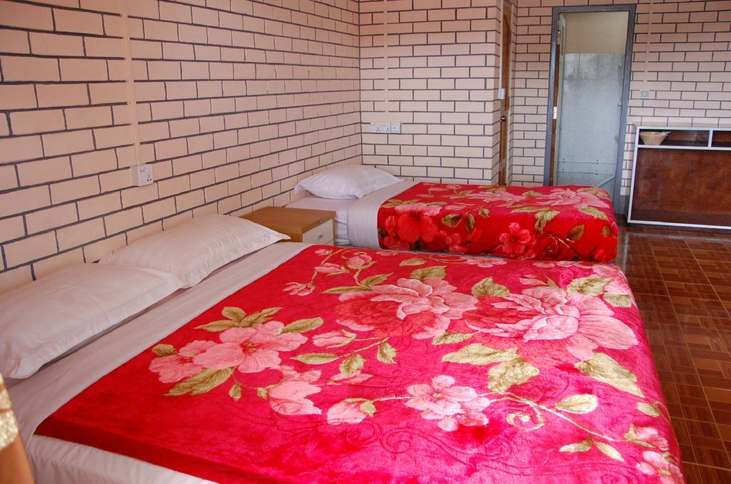 Dormitory @ Golden Kalaw Hotel Екстер'єр фото