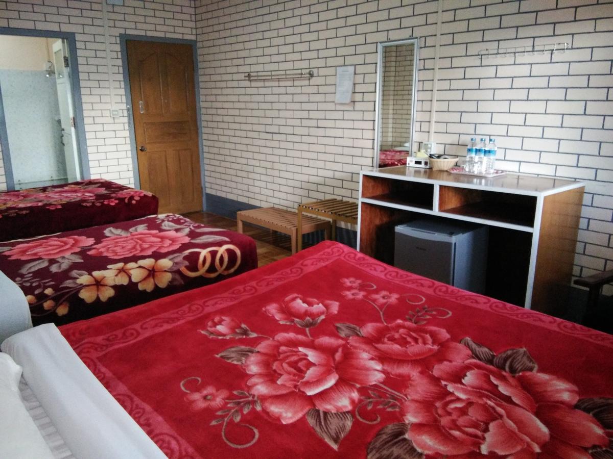 Dormitory @ Golden Kalaw Hotel Екстер'єр фото