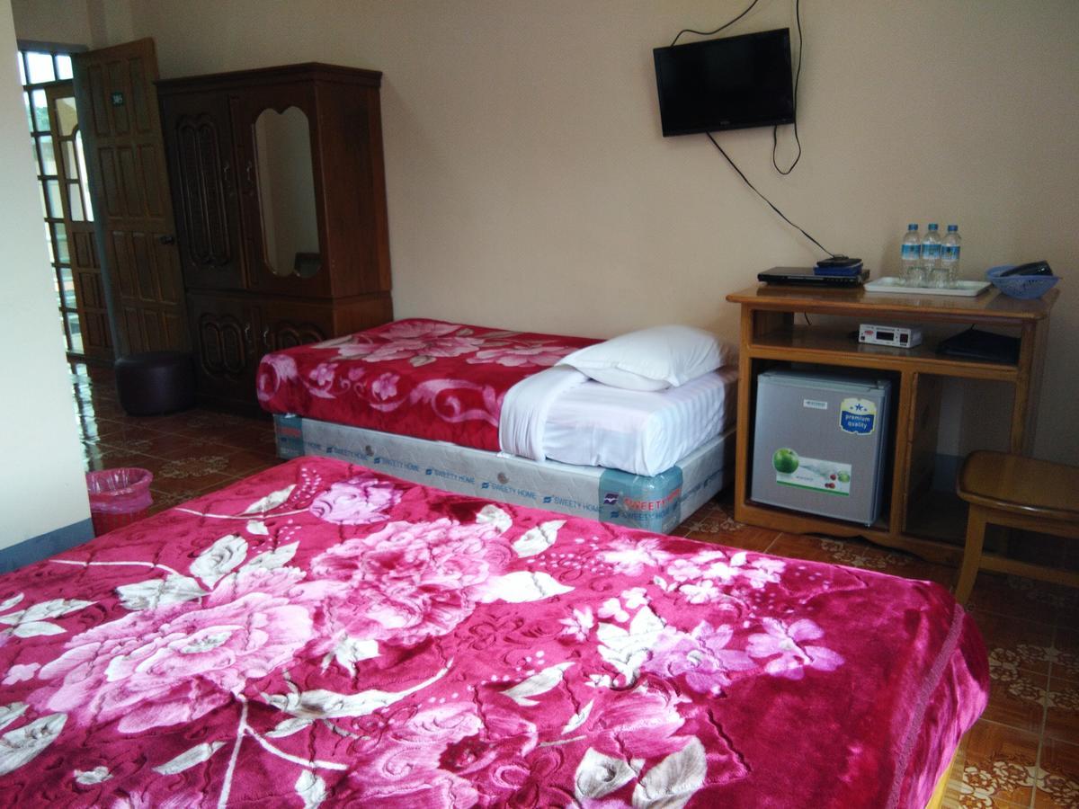 Dormitory @ Golden Kalaw Hotel Екстер'єр фото