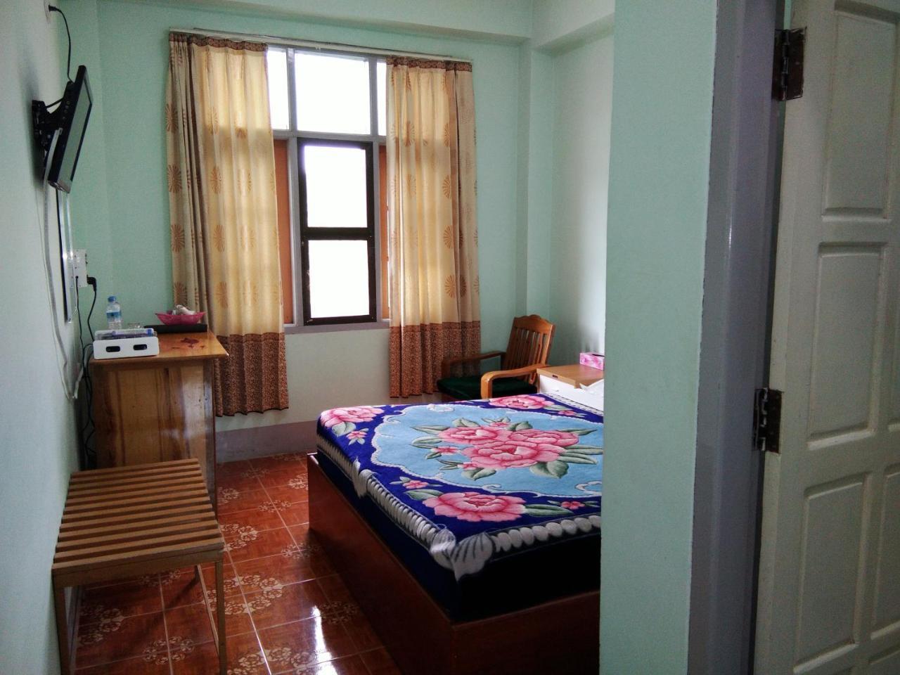 Dormitory @ Golden Kalaw Hotel Екстер'єр фото